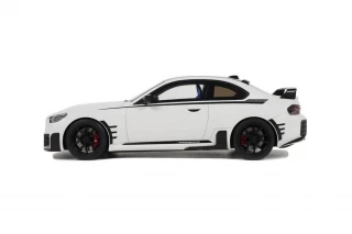 BMW M2 M PERFORMANCE WHITE GT Spirit 1:18 Resinemodell (Türen, Motorhaube... nicht zu öffnen!)